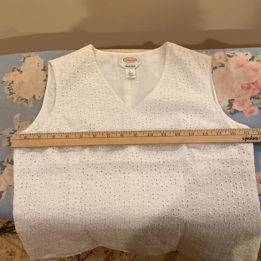 Talbots Irish Linen lined V Neck Eyelet Shell size 4 - Picture 7 of 8